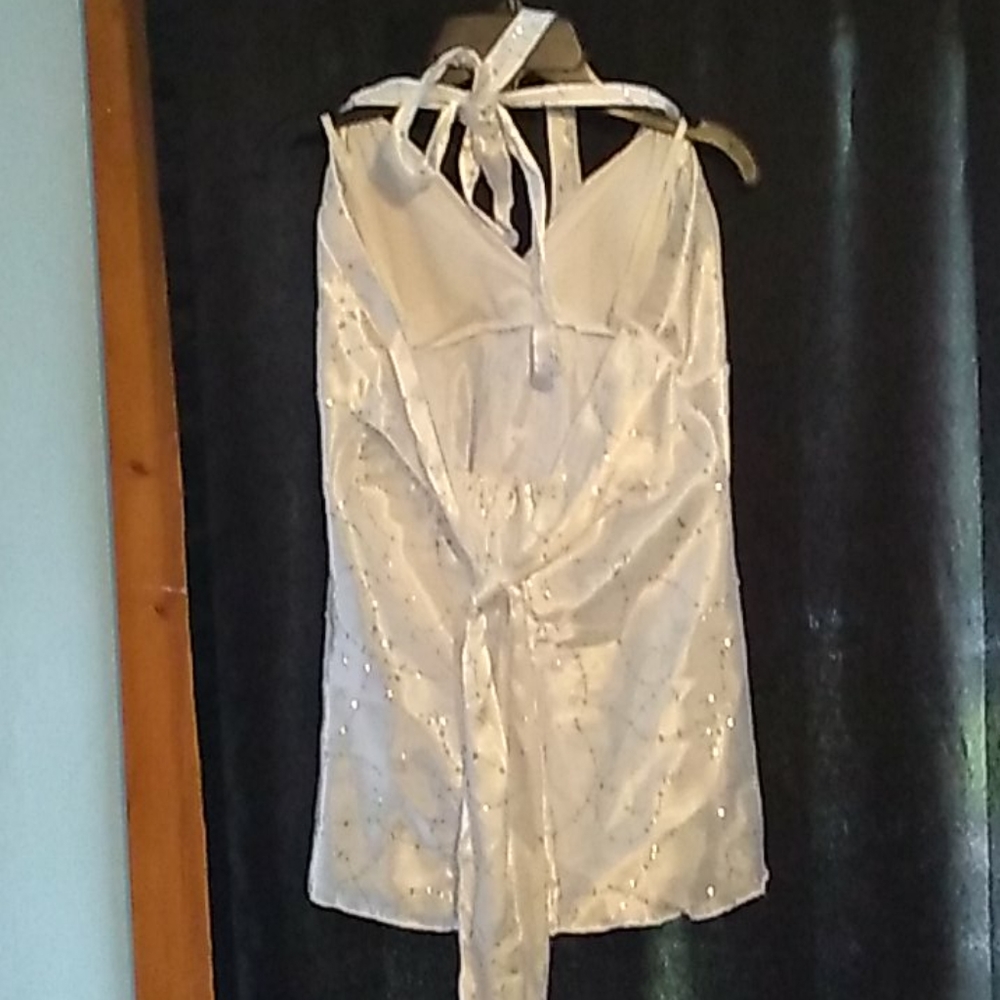 Top - Picture 2 of 2